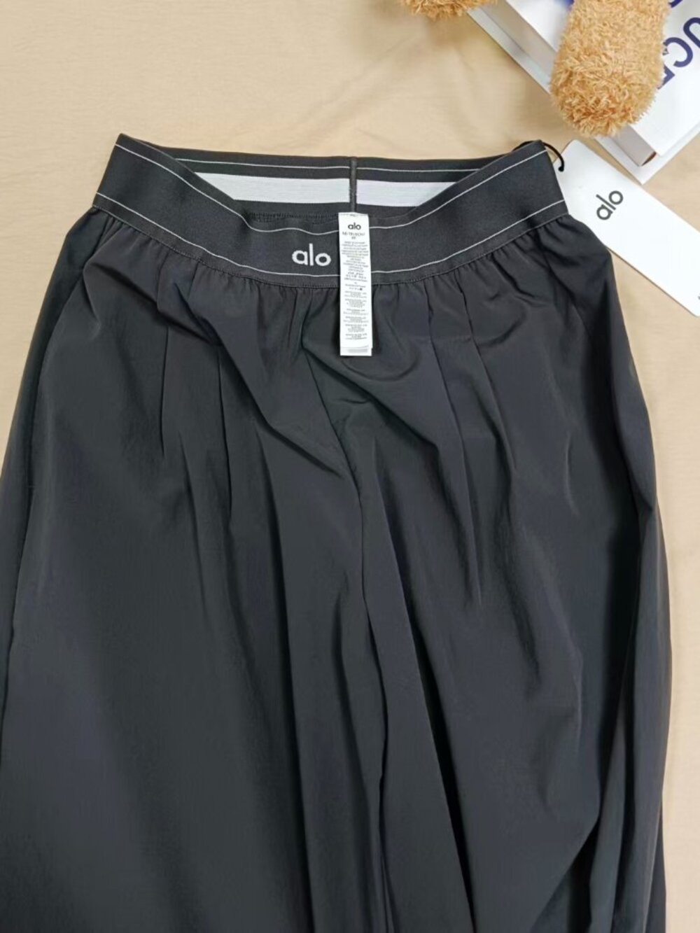 Dark Grey Closet Must-Have🖼ALO Yoga Suit Up WideTrouser-Regular-30" Inseam😍NWT - Picture 3 of 9